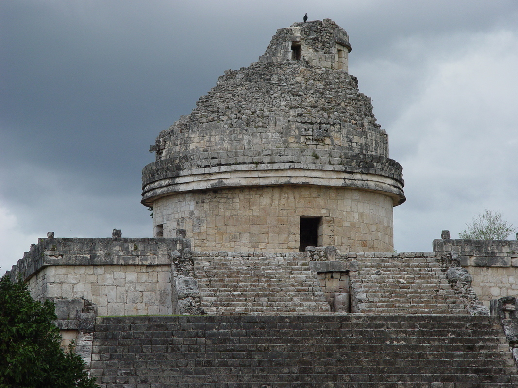 2003/October/Cancun/ChichenItza/At/DSC01311