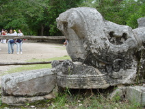 2003/October/Cancun/ChichenItza/At/DSC01321