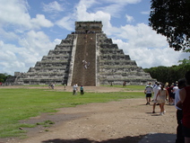 2003/October/Cancun/ChichenItza/At/DSC01283