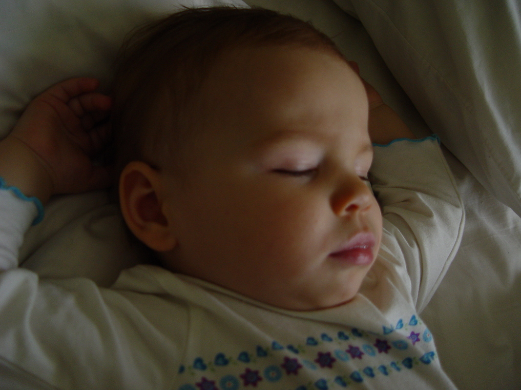 2003/November/JuliaSleeping/DSC01538