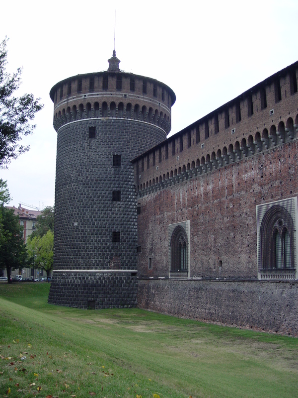 2004/09/Italy/Milan/CastelloSforzesco/DSC02776