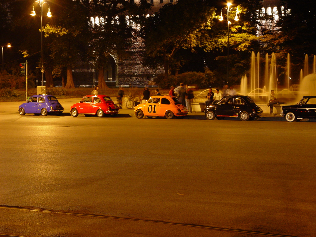 2004/09/Italy/Milan/Cars/DSC02844