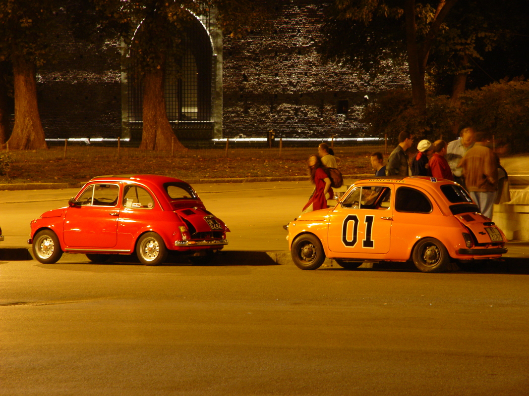 2004/09/Italy/Milan/Cars/DSC02846