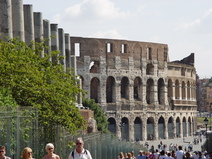 2004/09/Italy/Rome/Coliseum/DSC02922