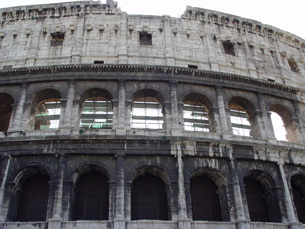 2004/09/Italy/Rome/Coliseum/DSC02924