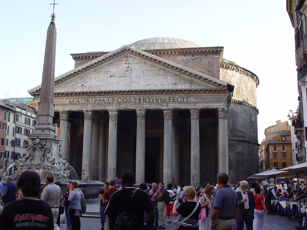 2004/09/Italy/Rome/Pantheon/DSC02974