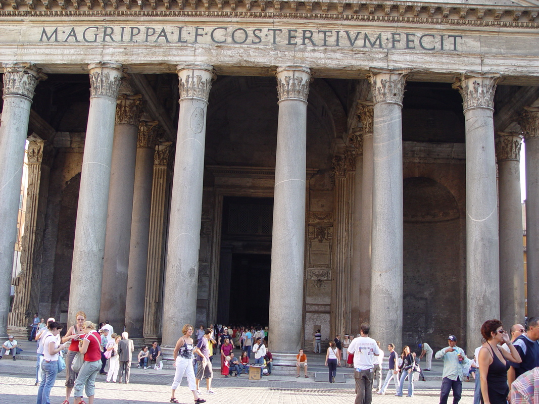 2004/09/Italy/Rome/Pantheon/DSC02972