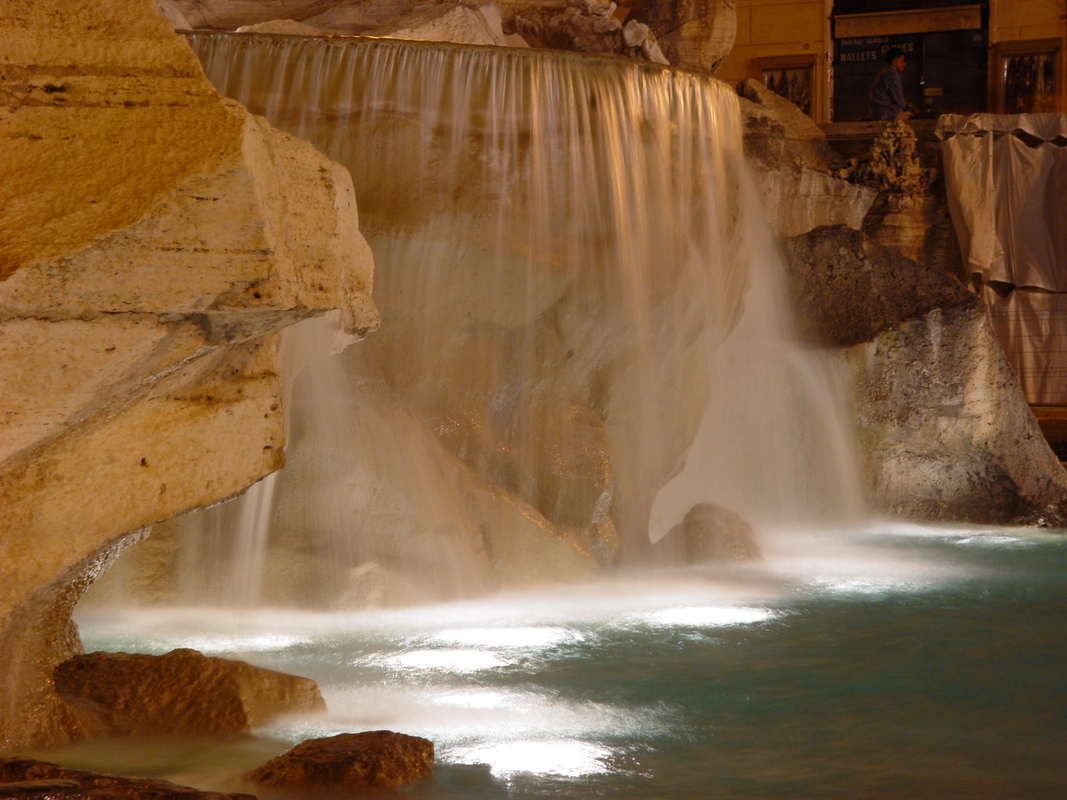 2004/09/Italy/Rome/TreviFountain/DSC03074