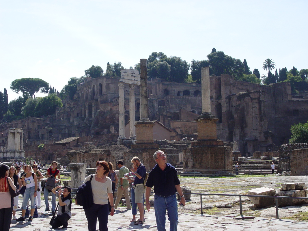 2004/09/Italy/Rome/RomanForum/DSC02919