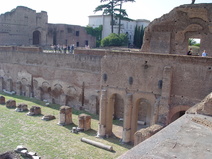 2004/09/Italy/Rome/RomanForum/DSC02944