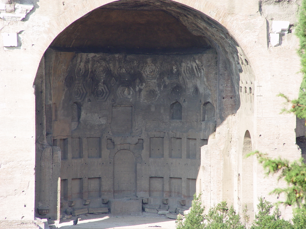 2004/09/Italy/Rome/RomanForum/DSC02960