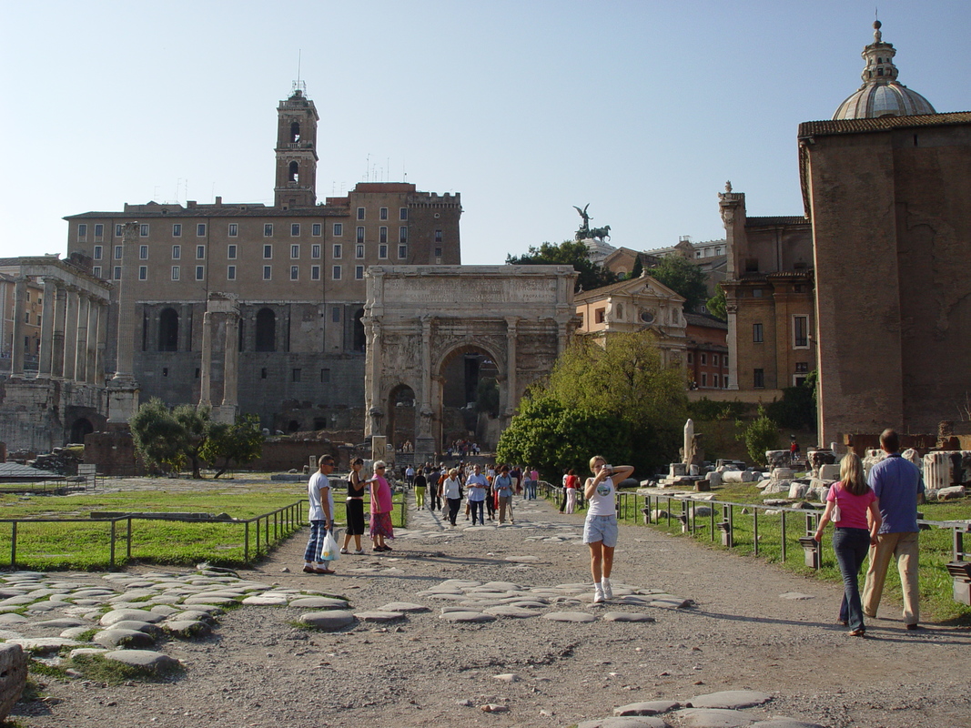 2004/09/Italy/Rome/RomanForum/DSC02961