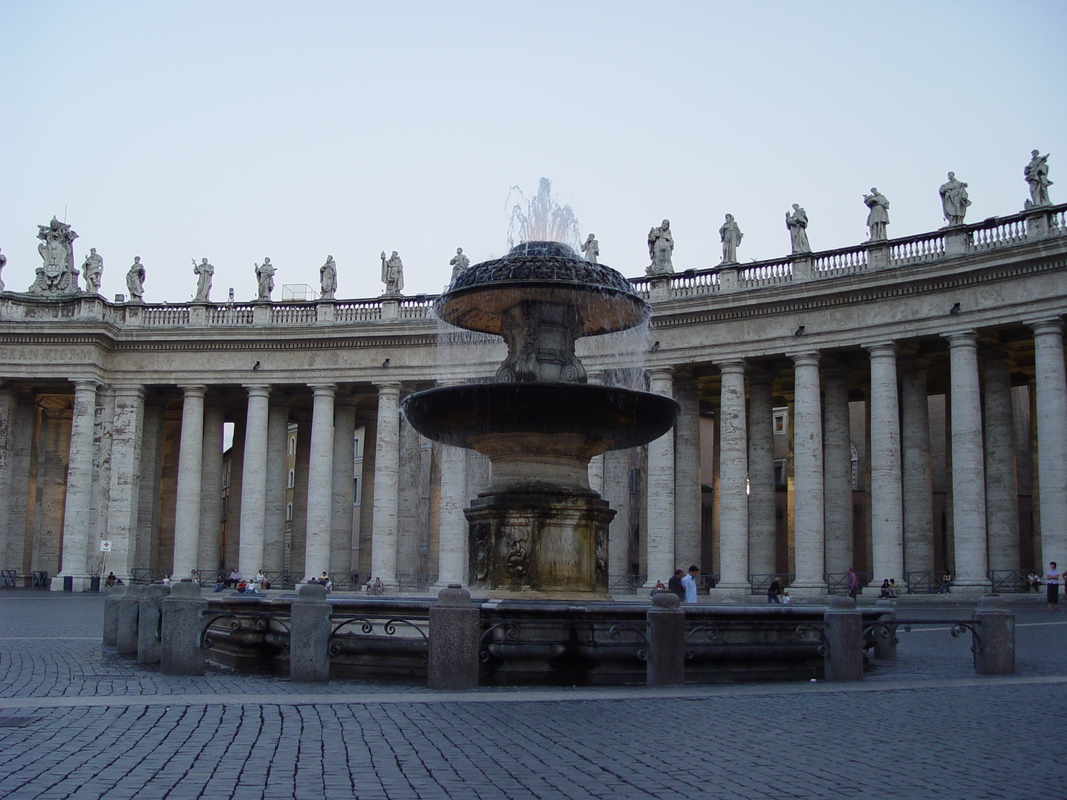 2004/09/Italy/Rome/Vatican/DSC03036