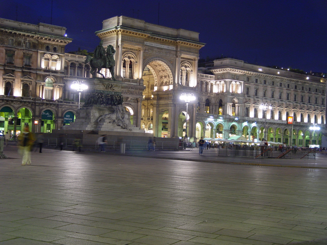 2004/09/Italy/Milan/VittorioEmanuelleII/DSC02713