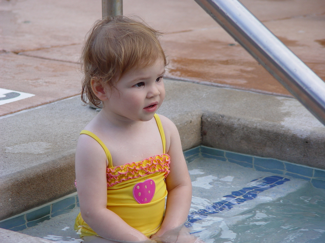 2004/06/LakeGeneva/Pool/DSC02220