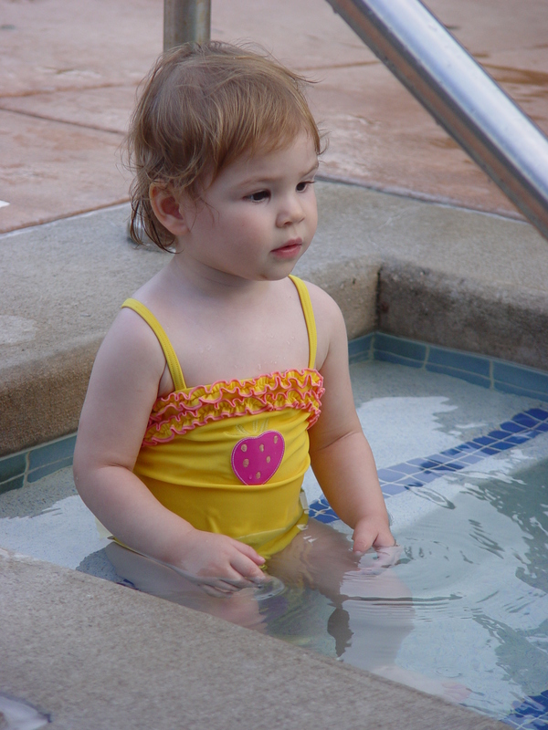 2004/06/LakeGeneva/Pool/DSC02222