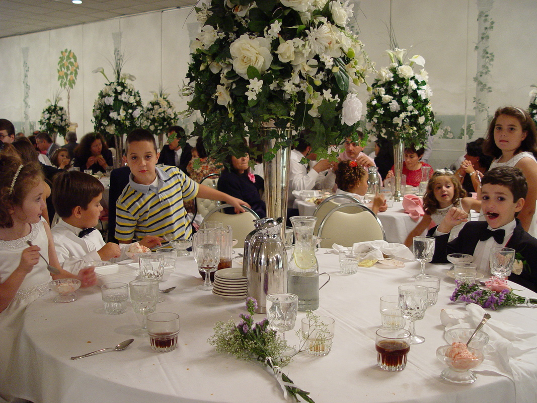 2004/09/Wedding/Gabi/Reception/Tables/DSC03127