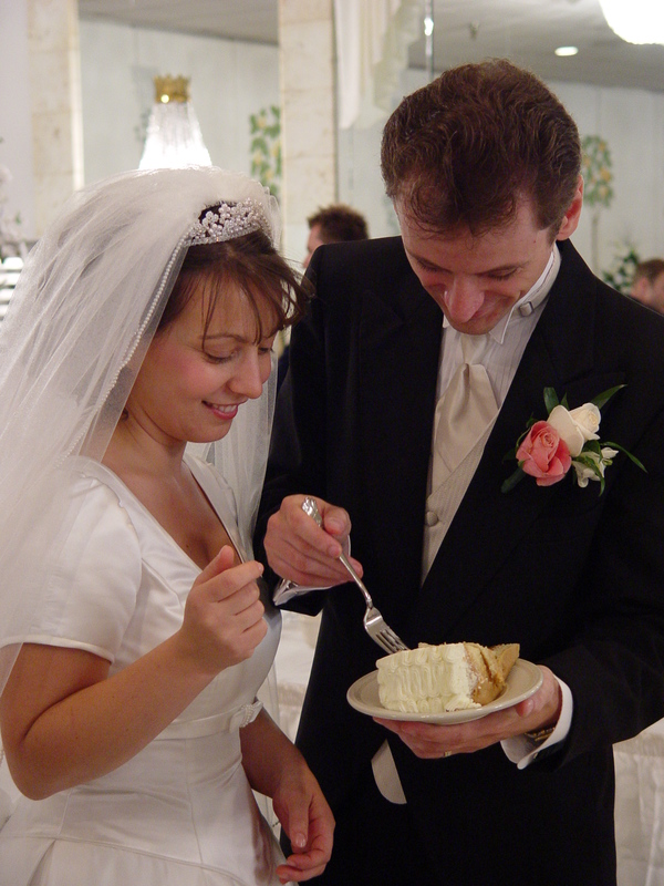 2004/09/Wedding/Gabi/Reception/Cake/DSC03120