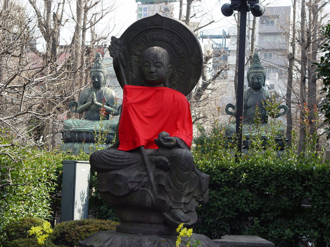 2005/01/Tokyo/Asakusa_Shrine/DSC03455