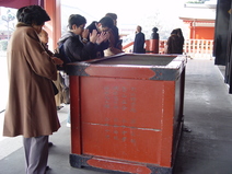 2005/01/Tokyo/Asakusa_Shrine/DSC03469