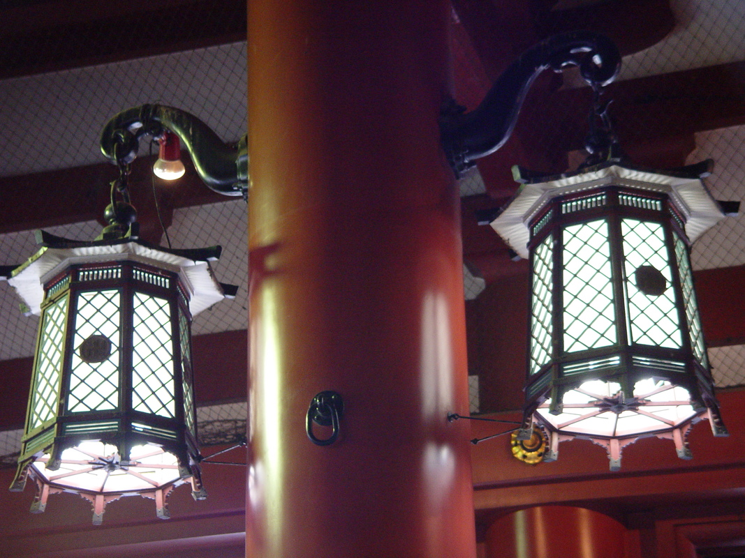 2005/01/Tokyo/Asakusa_Shrine/DSC03478