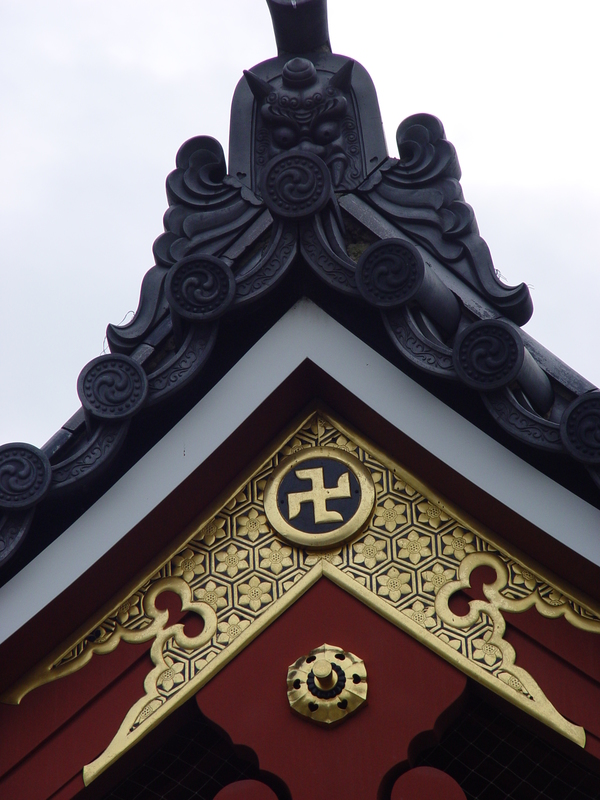 2005/01/Tokyo/Asakusa_Shrine/DSC03508