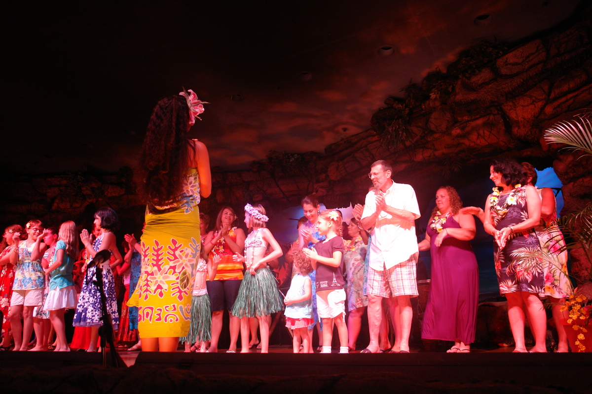 2008/10/Hawaii/Maui/Luau/DSC09577