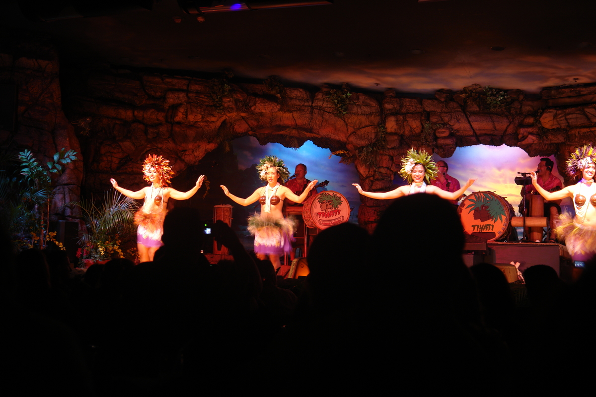 2008/10/Hawaii/Maui/Luau/DSC09584