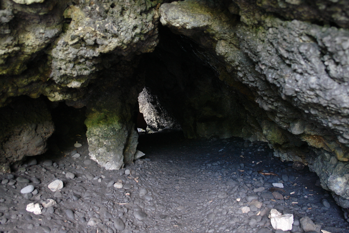 2008/10/Hawaii/Maui/RoadToHana/4-BlackSandBeach/DSC09731