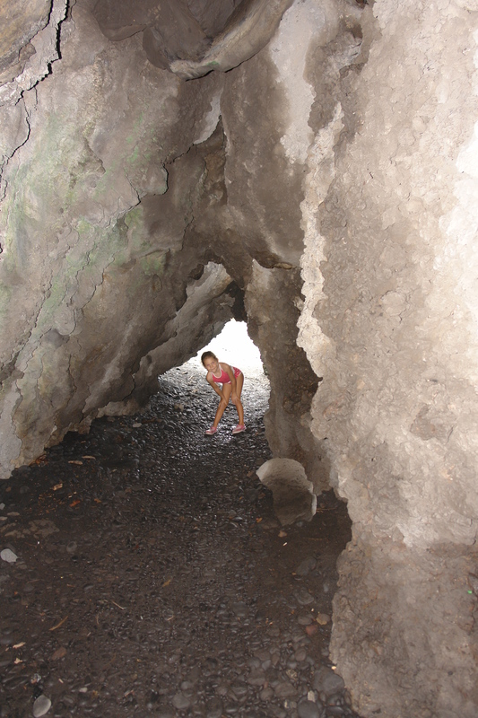 2008/10/Hawaii/Maui/RoadToHana/4-BlackSandBeach/DSC09734