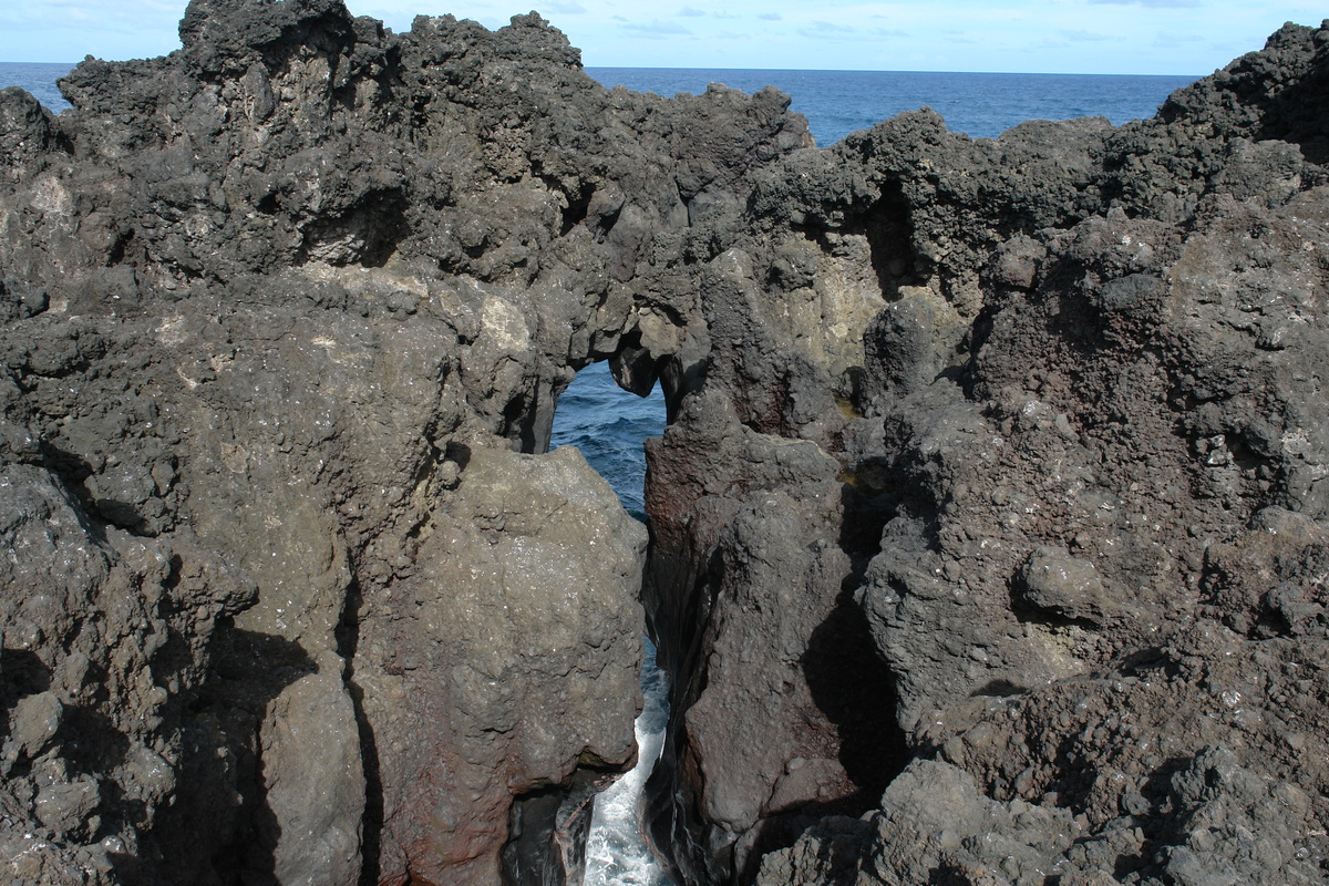 2008/10/Hawaii/Maui/RoadToHana/4-BlackSandBeach/DSC09752