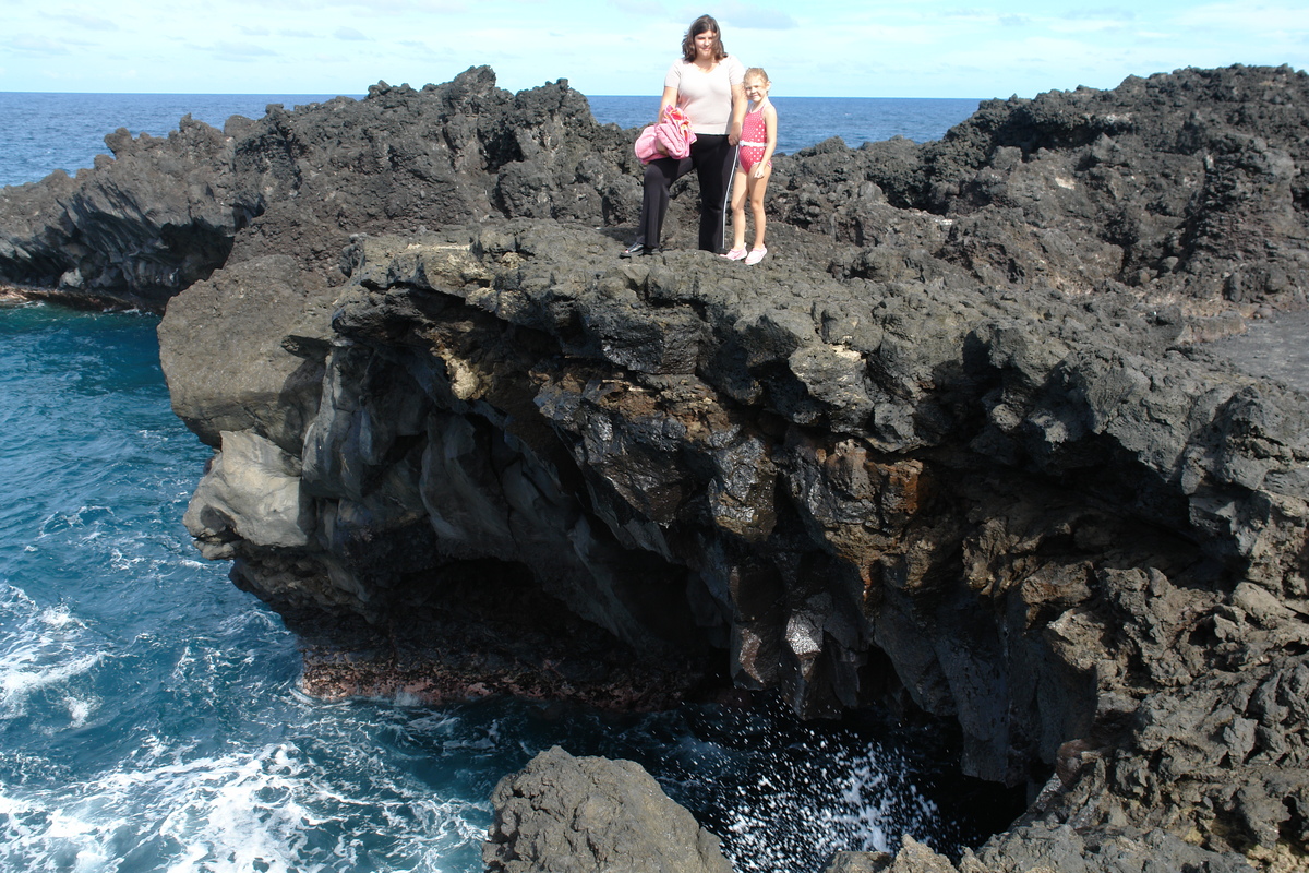 2008/10/Hawaii/Maui/RoadToHana/4-BlackSandBeach/DSC09755