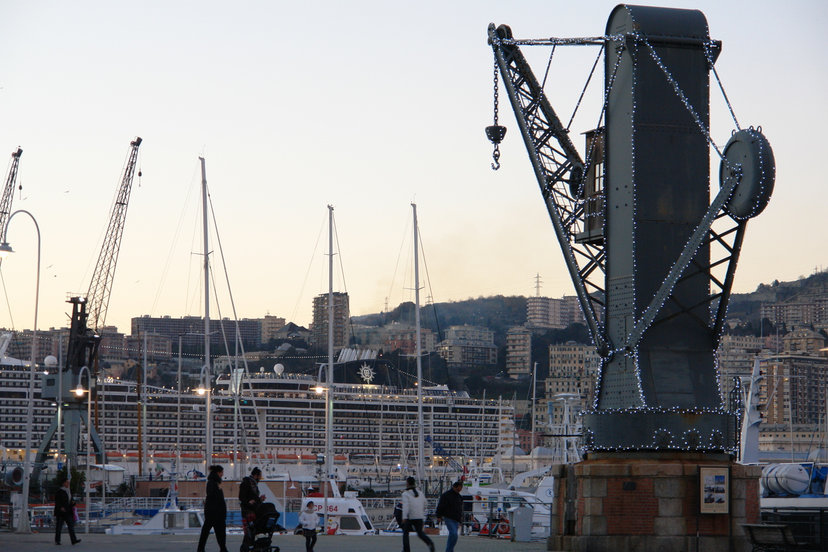 2010/12/MediterraneanCruise/04-Genoa/DSC13210